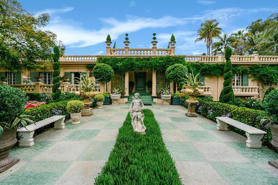 Beyond the Gates: Exploring the Hidden Gems of Beverly Hills Luxury Real Estate